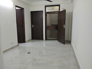 Room in 2.5 BHK Builder Floor at Saket – for Rent