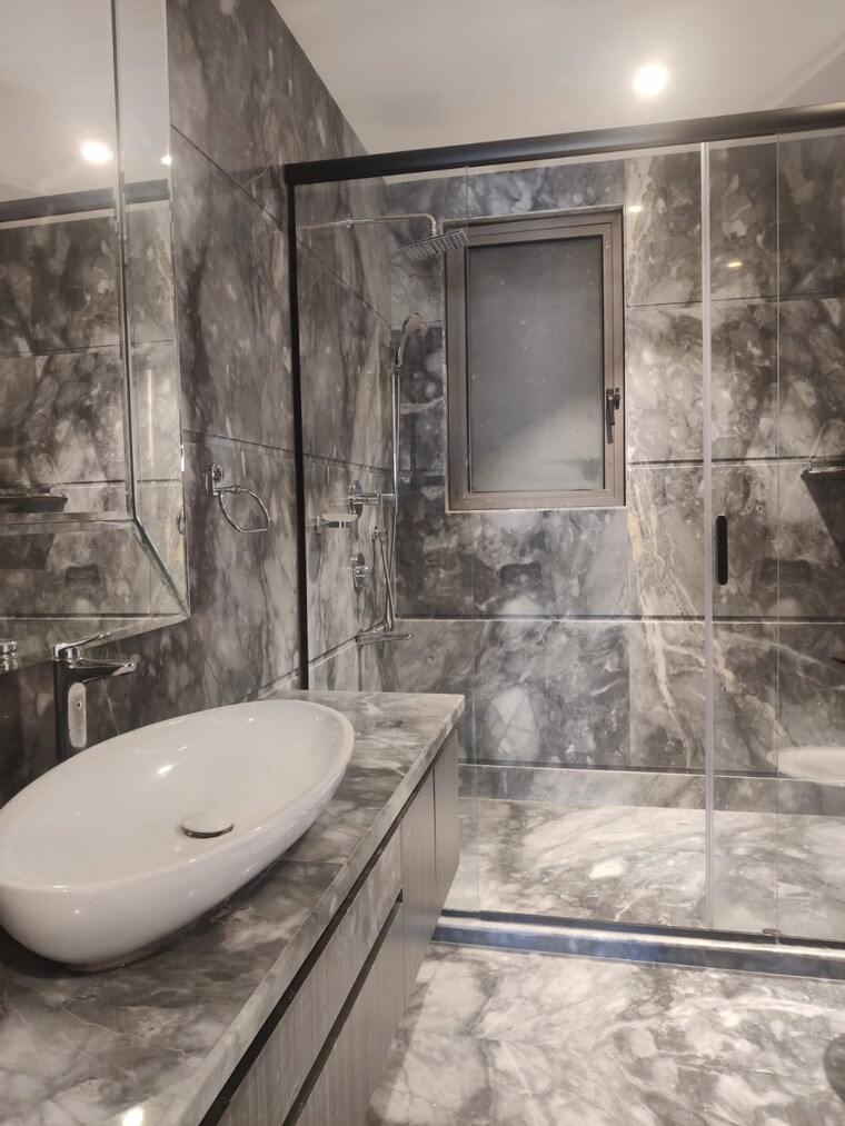 Bathroom, unitech-south-city-1 4 Bedroom 4518 Sq.Ft. Builder Floor In South City 1 Gurgaon 9490236