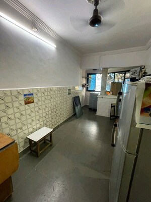 Master Bedroom in 2 BHK Apartment at Madhav Kunj Apartment, Vile Parle West – for Rent