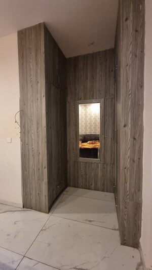 Bathroom in 3 BHK Apartment at Sunshine Enclave, Vip Road – for Rent