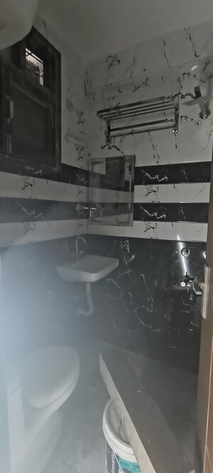 Master Bedroom in 2 BHK Builder Floor at Panchsheel Vihar – for Rent