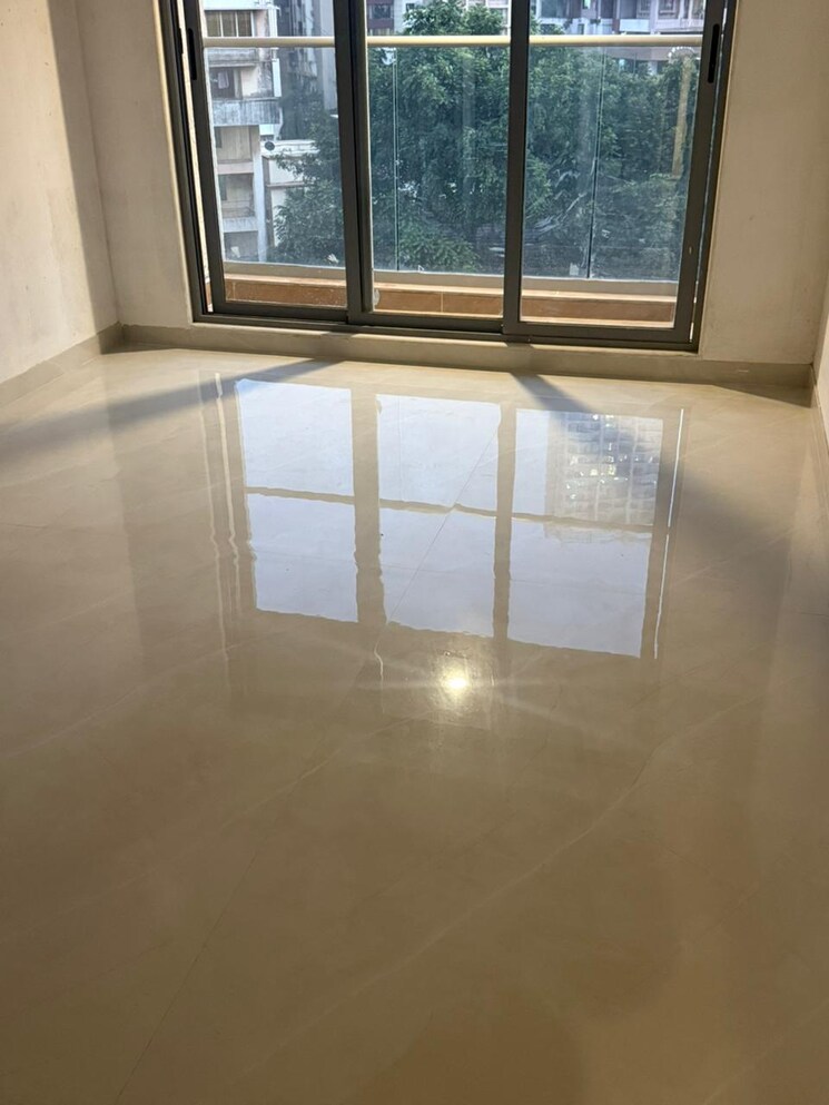 Room, dadar west 2 Bedroom 700 Sq.Ft. Apartment In Dadar West Mumbai 9490284