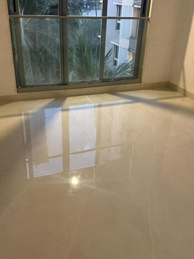 Room, dadar west 2 Bedroom 700 Sq.Ft. Apartment In Dadar West Mumbai 9490284