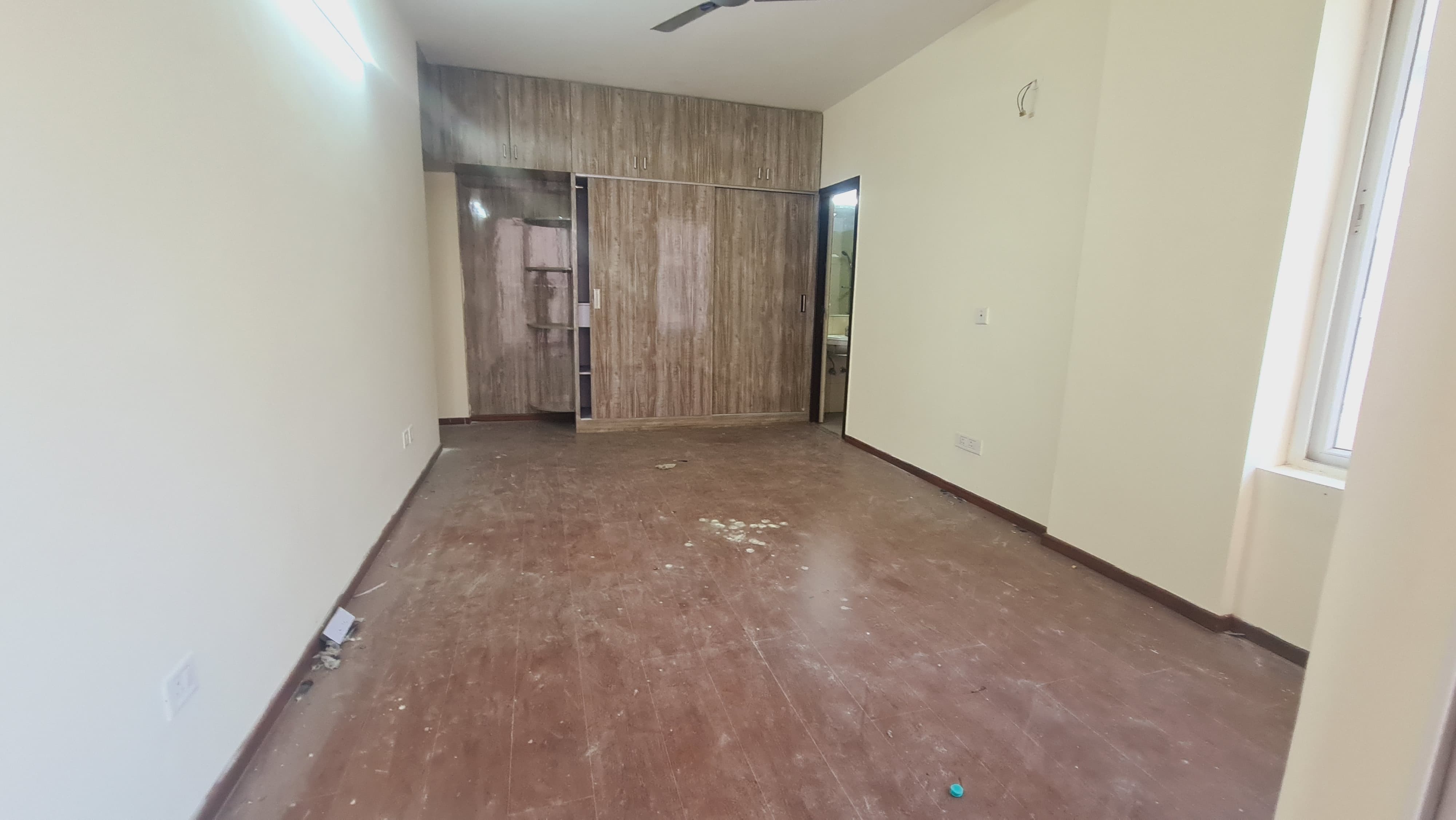 3.5 BHK + Servant Room Apartment For Rent in 3C Orris Greenopolis