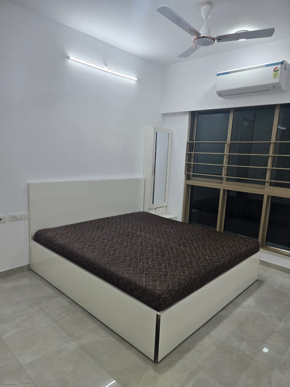 2 BHK Apartment For Rent in Sheth Vasant Blossom