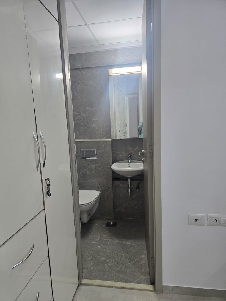 Bathroom, sheth-vasant-blossom 2 Bedroom 706 Sq.Ft. Apartment In Marol Mumbai 9490339