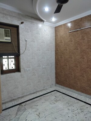 Room in 3 BHK Apartment at Vikas Puri – for Sale