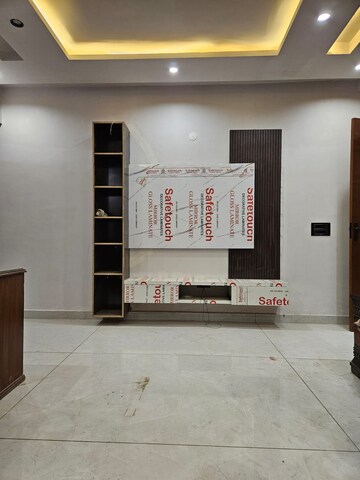 Room in 3.5 BHK Builder Floor at Shalimar Garden – for Sale