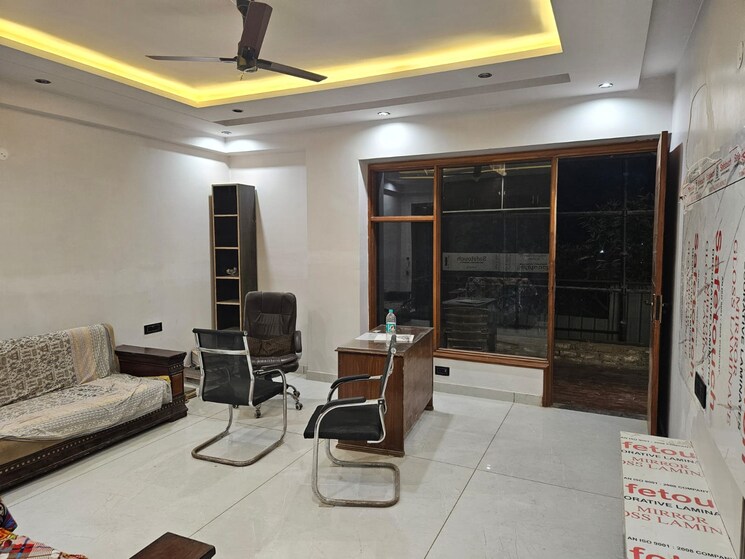 Living Room, shalimar garden 3.5 Bedroom 1200 Sq.Ft. Builder Floor In Shalimar Garden Ghaziabad 9490311