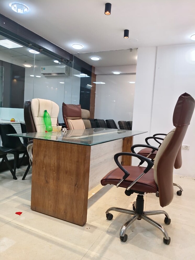 Team Area, sector 63 Commercial Office Space 610 Sq.Ft. In Sector 63 Noida 9490329