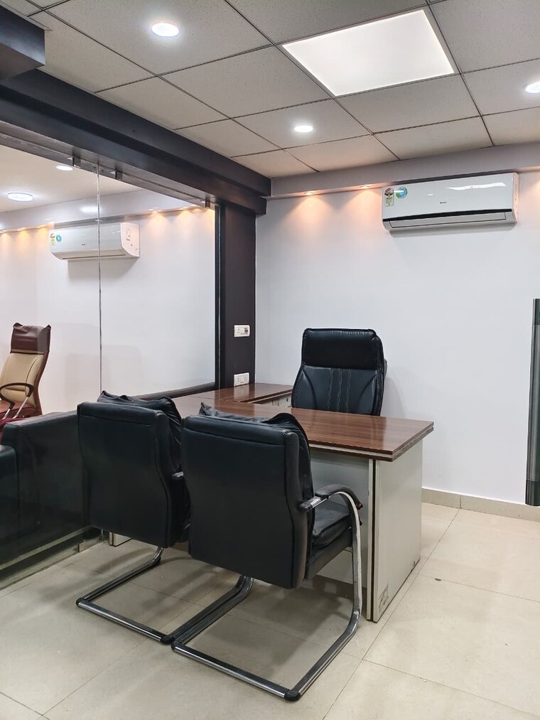 Team Area, sector 63 Commercial Office Space 610 Sq.Ft. In Sector 63 Noida 9490329