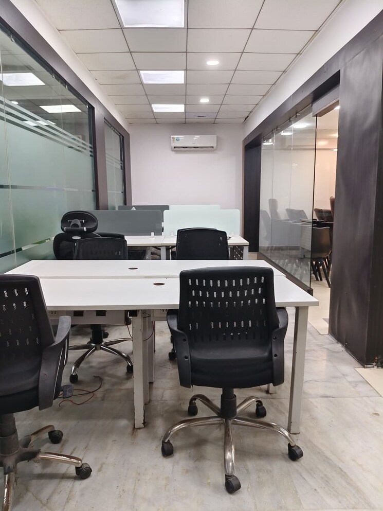 Team Area, sector 63 Commercial Office Space 610 Sq.Ft. In Sector 63 Noida 9490329