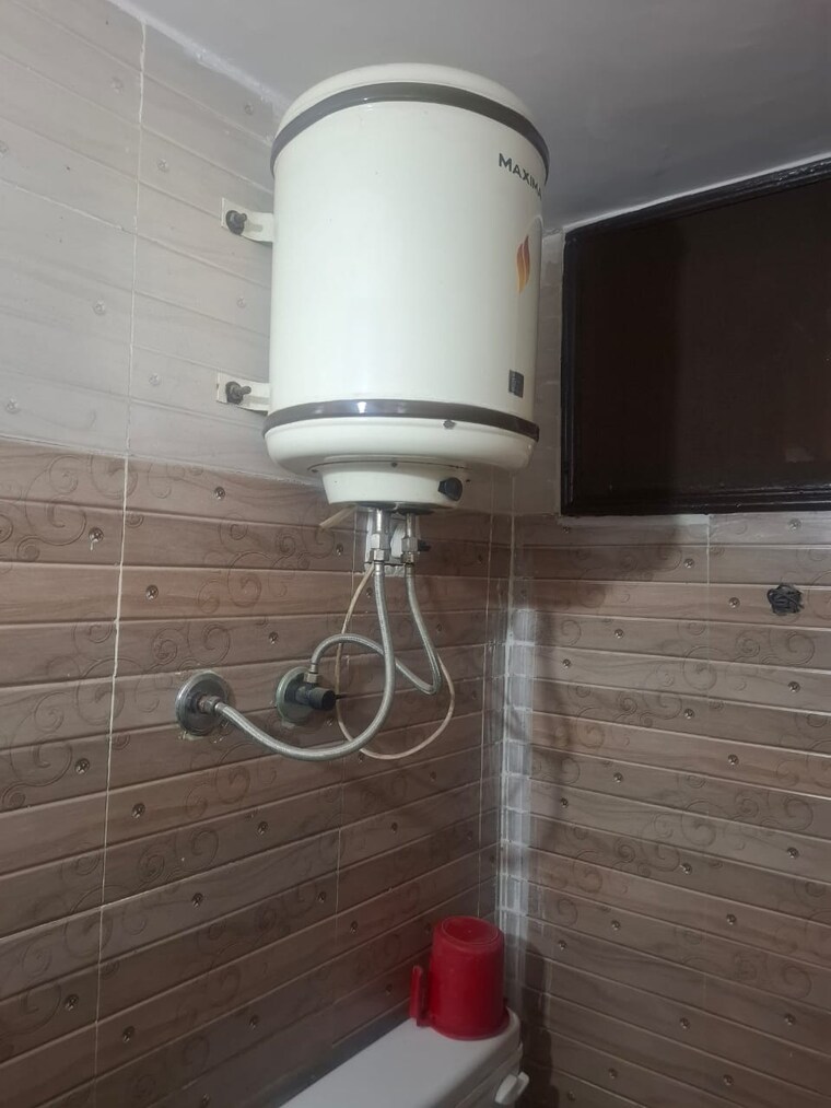 Attached Bathroom, khirki extension 2 Bedroom 630 Sq.Ft. Builder Floor In Khirki Extension Delhi 9490427