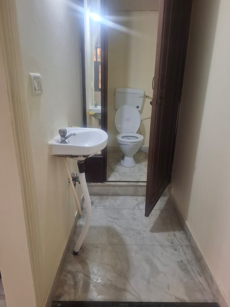 Bathroom, khirki extension 2 Bedroom 630 Sq.Ft. Builder Floor In Khirki Extension Delhi 9490427