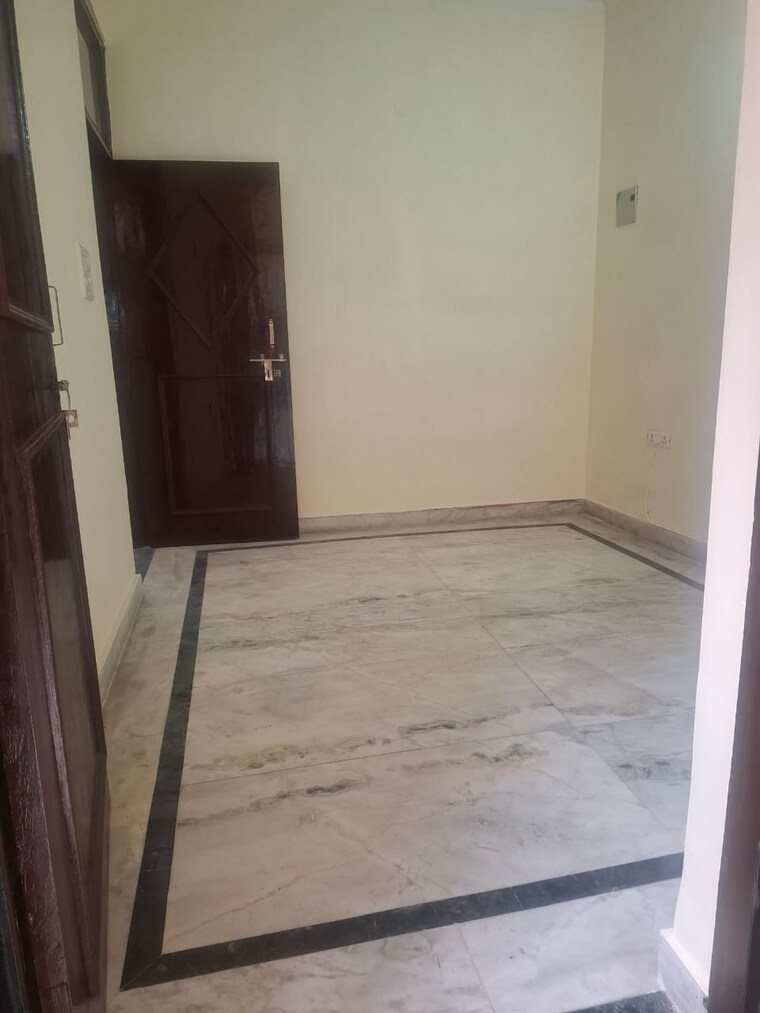 Room, khirki extension 2 Bedroom 630 Sq.Ft. Builder Floor In Khirki Extension Delhi 9490427