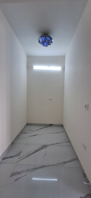 Room in 3.5 BHK Apartment at Smart World Gems, Sector 89 – for Sale