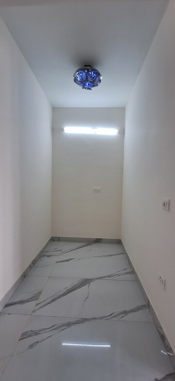 Room in 3.5 BHK Apartment at Smart World Gems, Sector 89 – for Sale