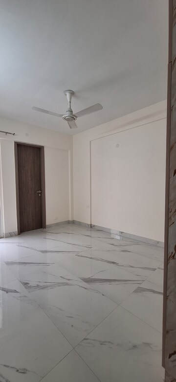 Building Lobby in 3.5 BHK Apartment at Smart World Gems, Sector 89 – for Sale