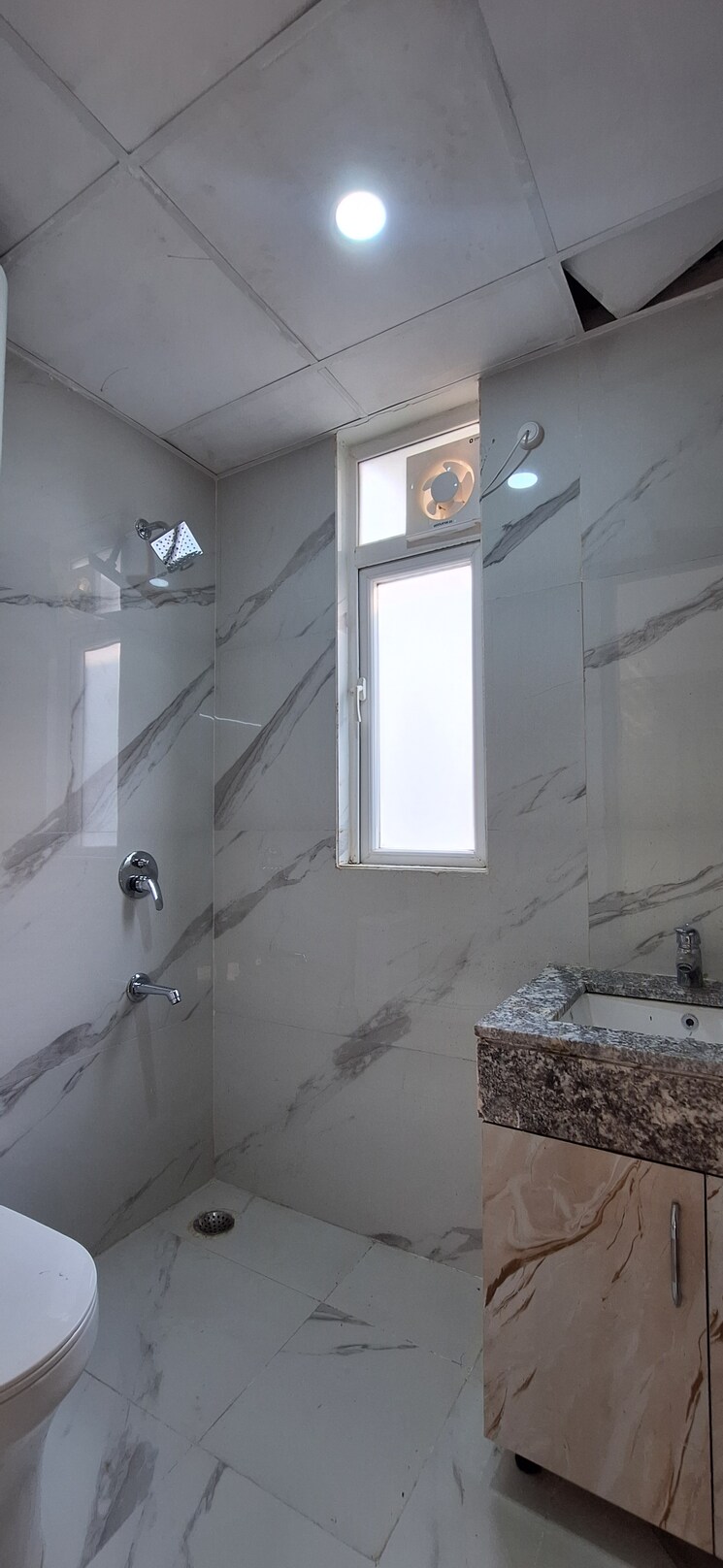 Bathroom, smart-world-gems 3.5 Bedroom 1494 Sq.Ft. Apartment In Sector 89 Gurgaon 9490418