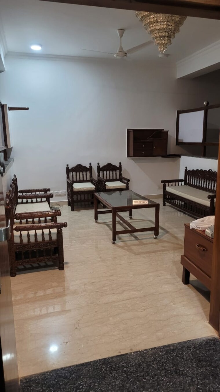 Living Room, safdarjung development area 1 Bedroom 100 Sq.Yd. Builder Floor In Safdarjung Development Area Delhi 9490421