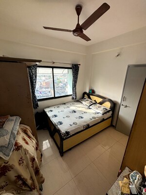 Bedroom in 2 BHK Apartment at Jivraj Park – for Rent