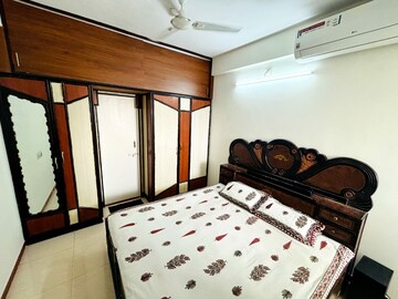 Bedroom in 2 BHK Apartment at Jivraj Park – for Rent