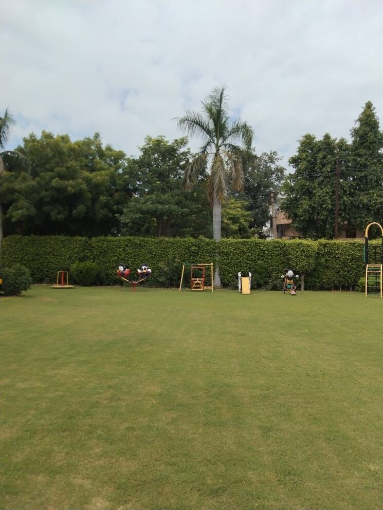 Garden, dera mandi 6 Bedroom 1 Acre Villa In Dera Mandi Delhi 9490438