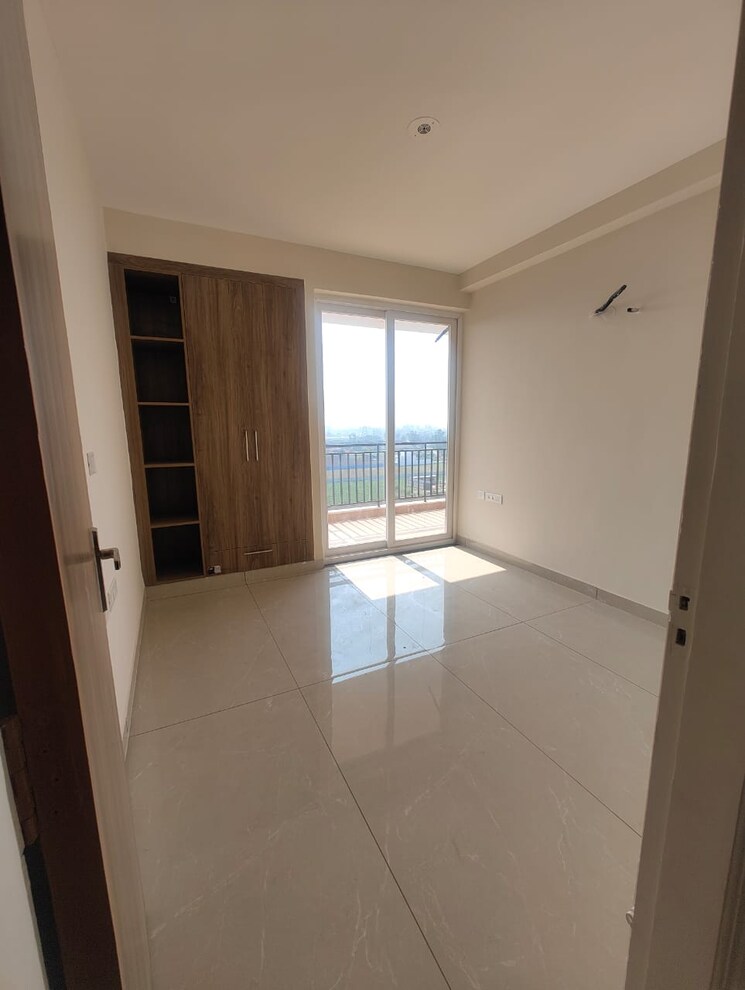 Room, mrs-hi-greens 3 Bedroom 1850 Sq.Ft. Apartment In Kishanpura Zirakpur 9490496