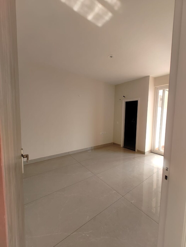 Room, mrs-hi-greens 3 Bedroom 1850 Sq.Ft. Apartment In Kishanpura Zirakpur 9490496