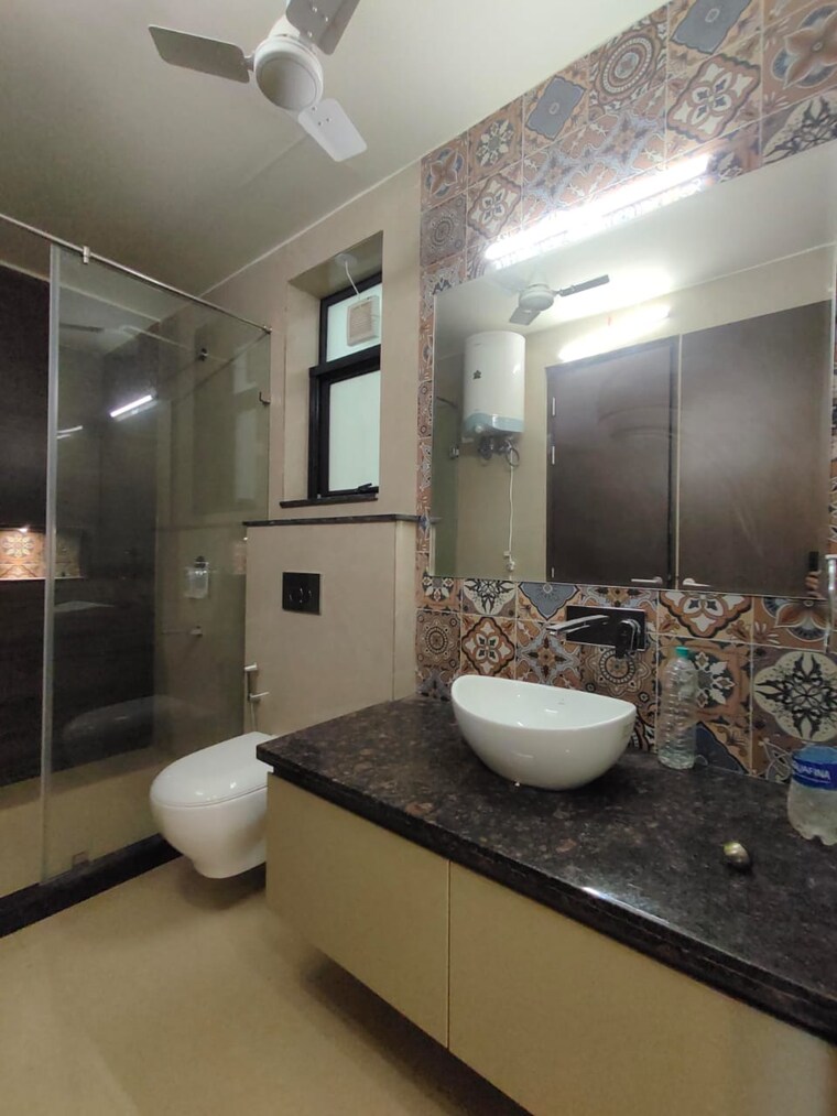 Attached Bathroom, unitech-south-city-1 3 Bedroom 2100 Sq.Ft. Builder Floor In South City 1 Gurgaon 9490605