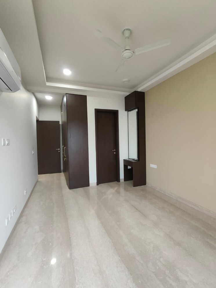 Room, unitech-south-city-1 3 Bedroom 2100 Sq.Ft. Builder Floor In South City 1 Gurgaon 9490605