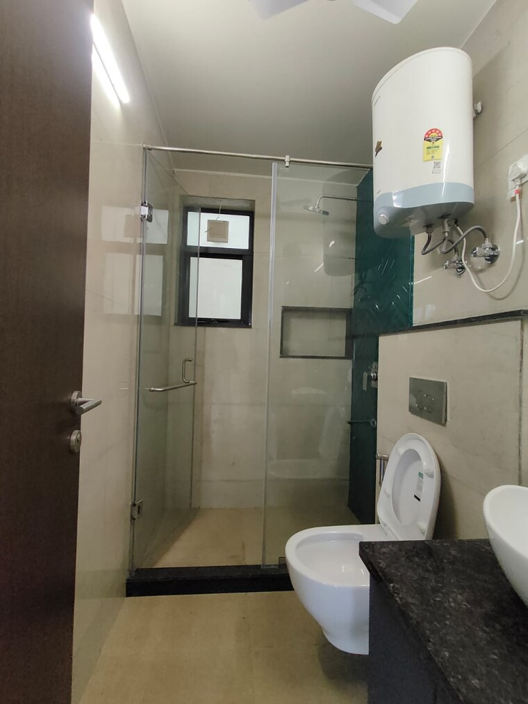 Bathroom, unitech-south-city-1 3 Bedroom 2100 Sq.Ft. Builder Floor In South City 1 Gurgaon 9490605