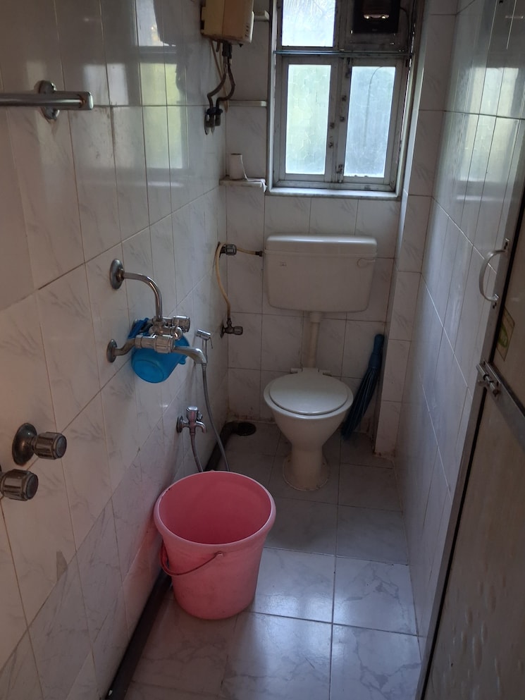 Bathroom, versova-manish-chs 1 Bedroom 450 Sq.Ft. Apartment In Andheri West Mumbai 9490619