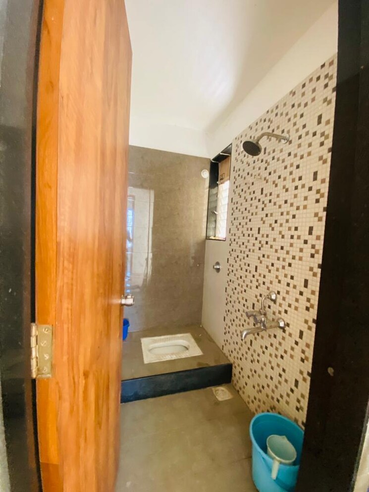 Bathroom, vision-indramegh 2 Bedroom 1037 Sq.Ft. Apartment In Tathawade Pune 9490565