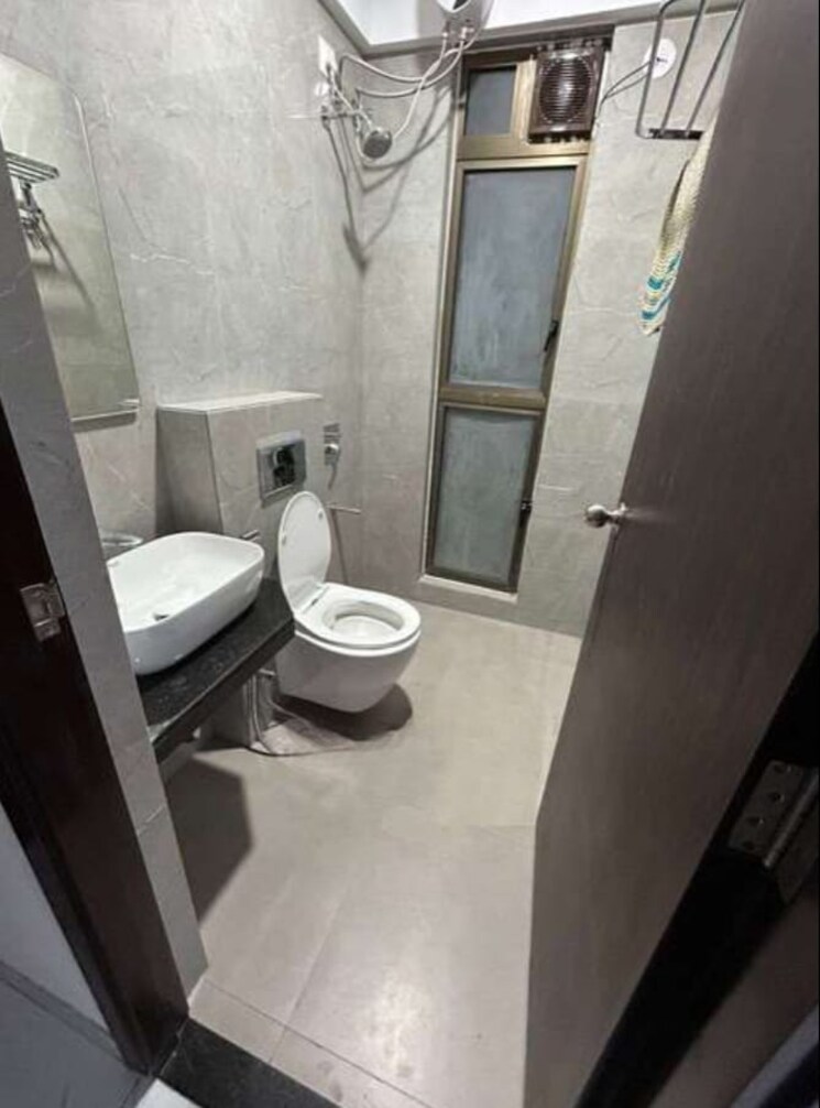 Bathroom, raymond-ten-x-habitat 2 Bedroom 555 Sq.Ft. Apartment In Pokhran Road No Two Thane 9490603