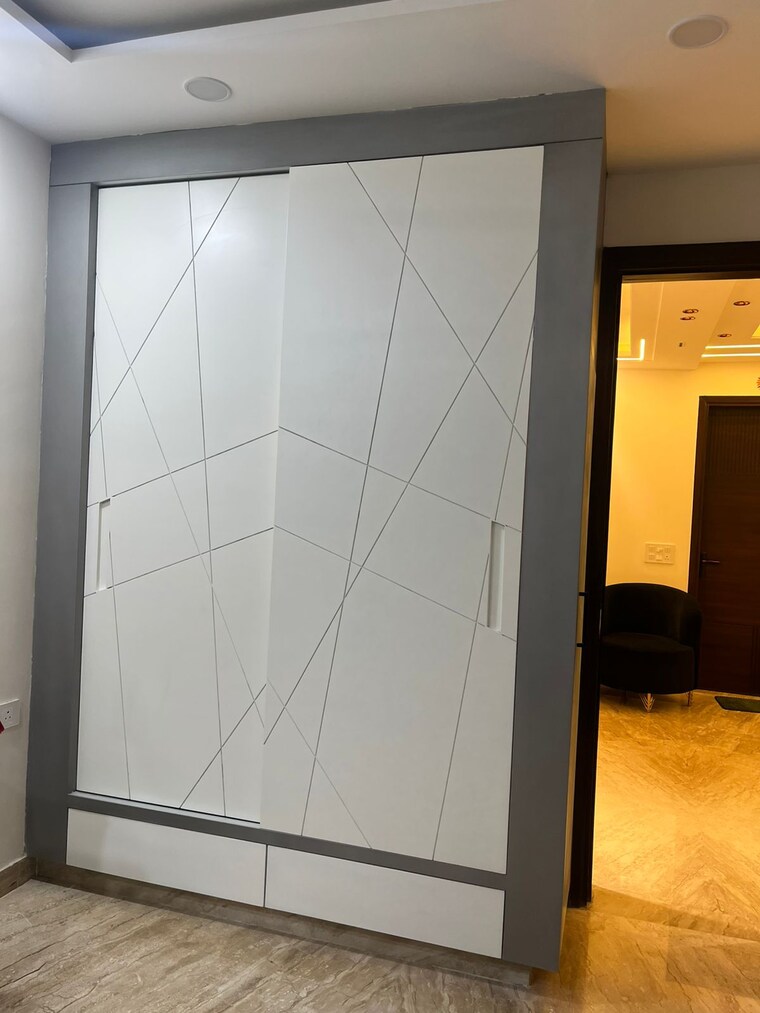 Room, rohini sector 29 4 Bedroom 150 Sq.Yd. Builder Floor In Rohini Sector 29 Delhi 9490656