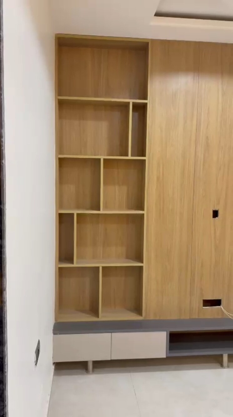 Room, parklands 3.5 Bedroom 500 Sq.Yd. Builder Floor In Sector 85 Faridabad 9490650