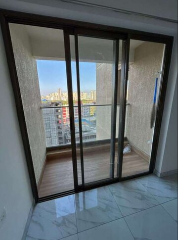 Room in 2 BHK Apartment at Raymond Ten X Habitat, Pokhran Road No Two – for Rent