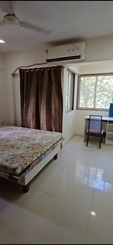 Bedroom in 2 BHK Builder Floor at Chandraprabh CHS, Vile Parle West – for Rent