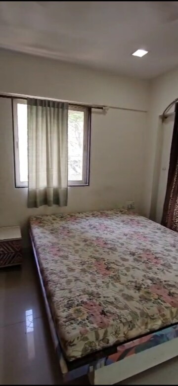 Bedroom in 2 BHK Builder Floor at Chandraprabh CHS, Vile Parle West – for Rent