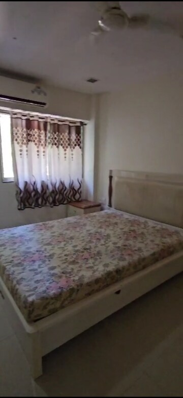 Master Bedroom in 2 BHK Builder Floor at Chandraprabh CHS, Vile Parle West – for Rent