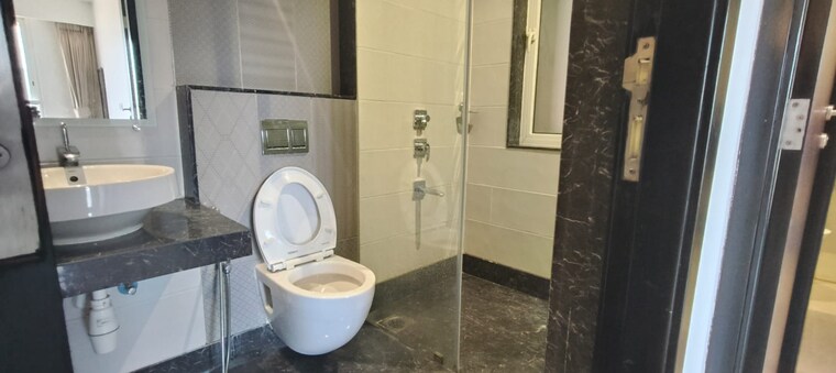 Bathroom, kalpataru-radiance 2 Bedroom 932 Sq.Ft. Apartment In Goregaon West Mumbai 9490721