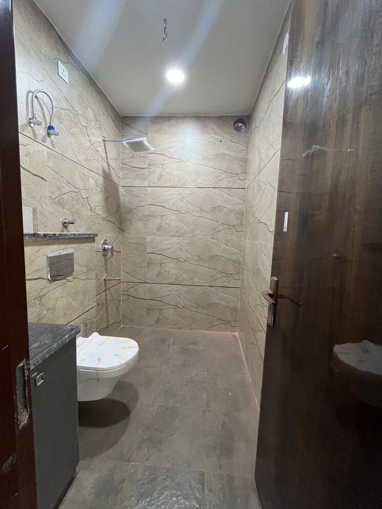 Bathroom, sahastradhara 3 Bedroom 2000 Sq.Ft. Builder Floor In Sahastradhara Dehradun 9490738