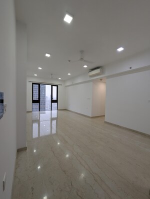 Room in 3 BHK Apartment at Lodha Kiara, Worli – for Rent