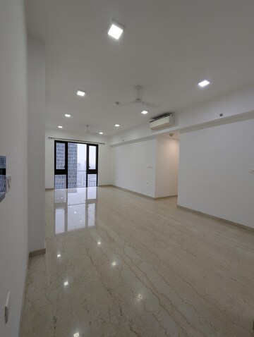 Room in 3 BHK Apartment at Lodha Kiara, Worli – for Rent