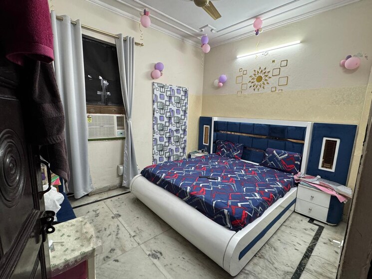 Bedroom, shivalik colony 1 Bedroom 200 Sq.Yd. Builder Floor In Shivalik Colony Delhi 9490750