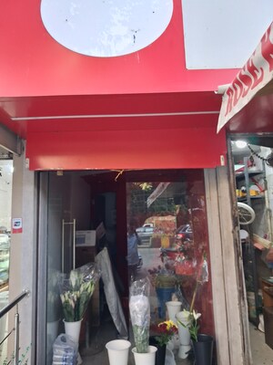  Shop For Rent in Versova Gayatri, Andheri West