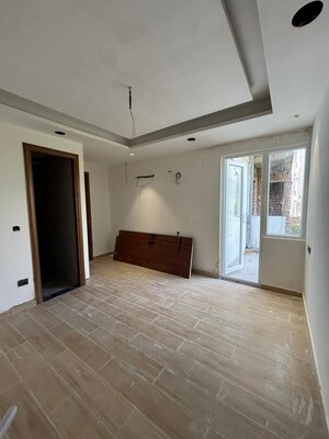 Room in 5 BHK Independent House at Sahastradhara Road – for Sale