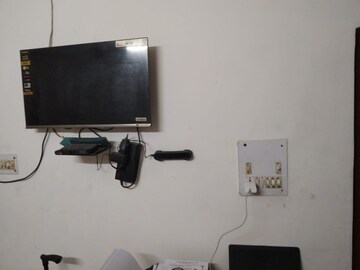 Furnished Amenities in 1 BHK Builder Floor at Pitampura – for Rent