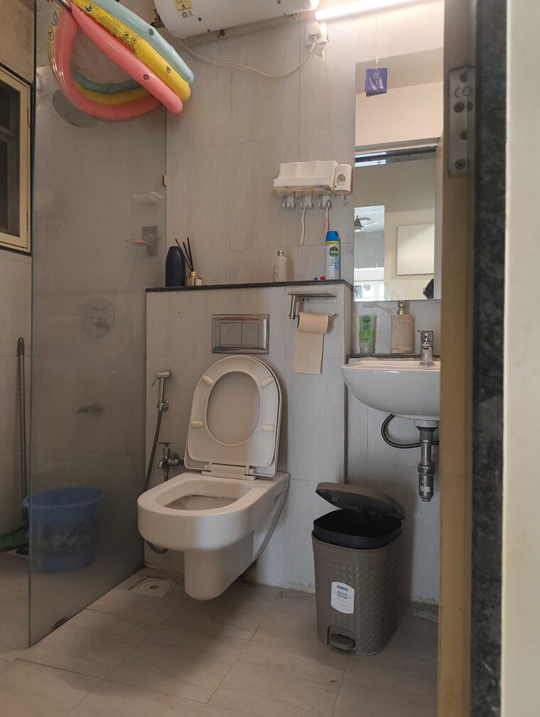 Bathroom, godrej-central 2.5 Bedroom 900 Sq.Ft. Apartment In Chembur Mumbai 9490786